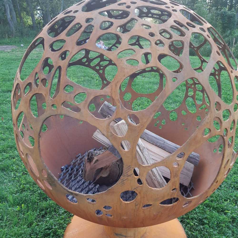 Очаг для костра с каменным мотивом