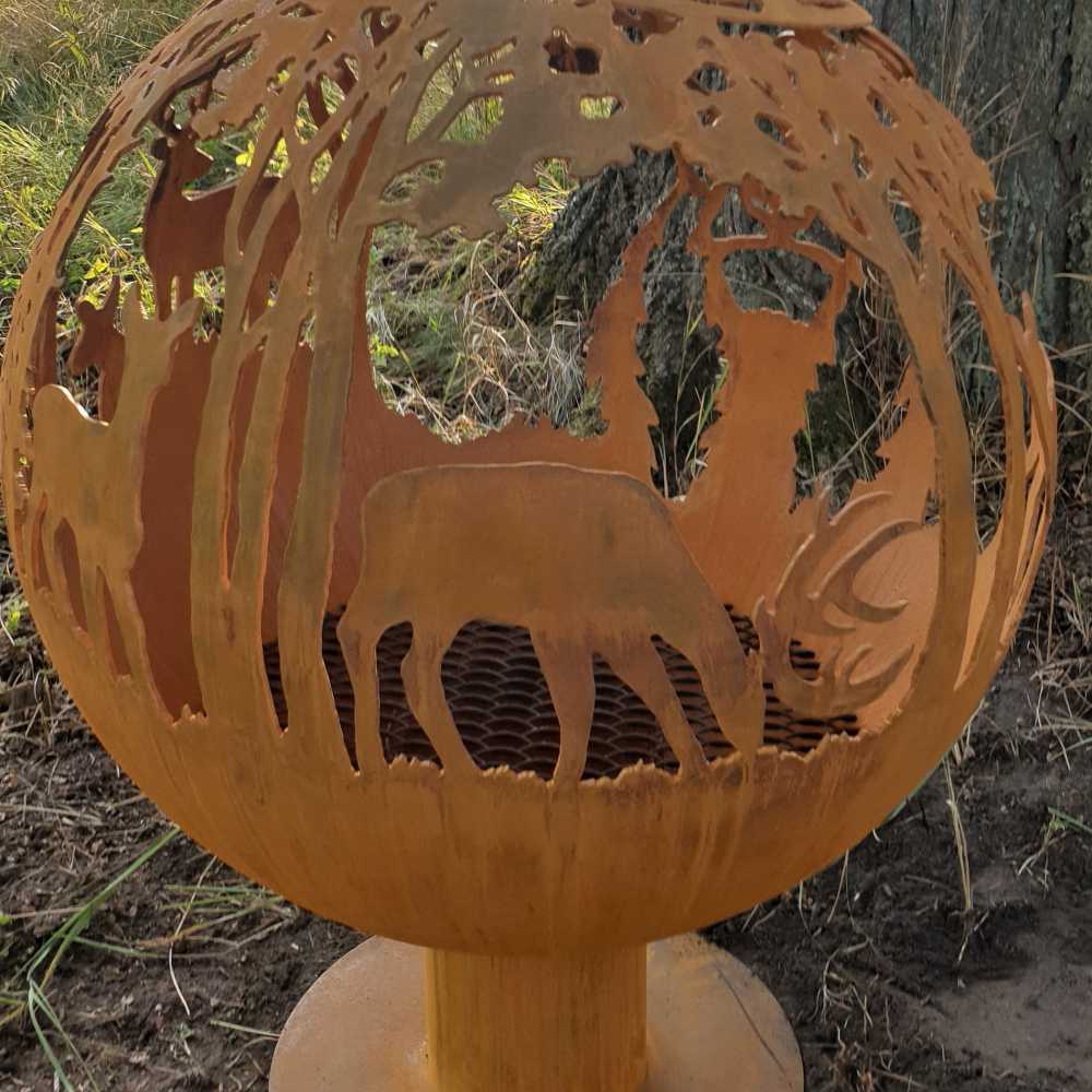 Садовый камин с оленем