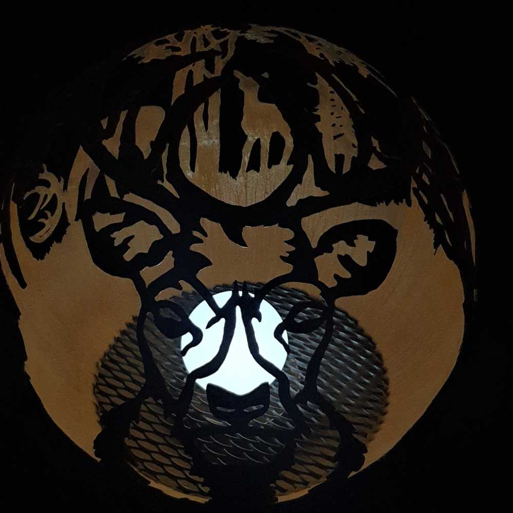 Садовый камин с оленем