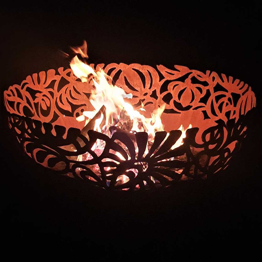 Чаша для костра с мотивом цветов