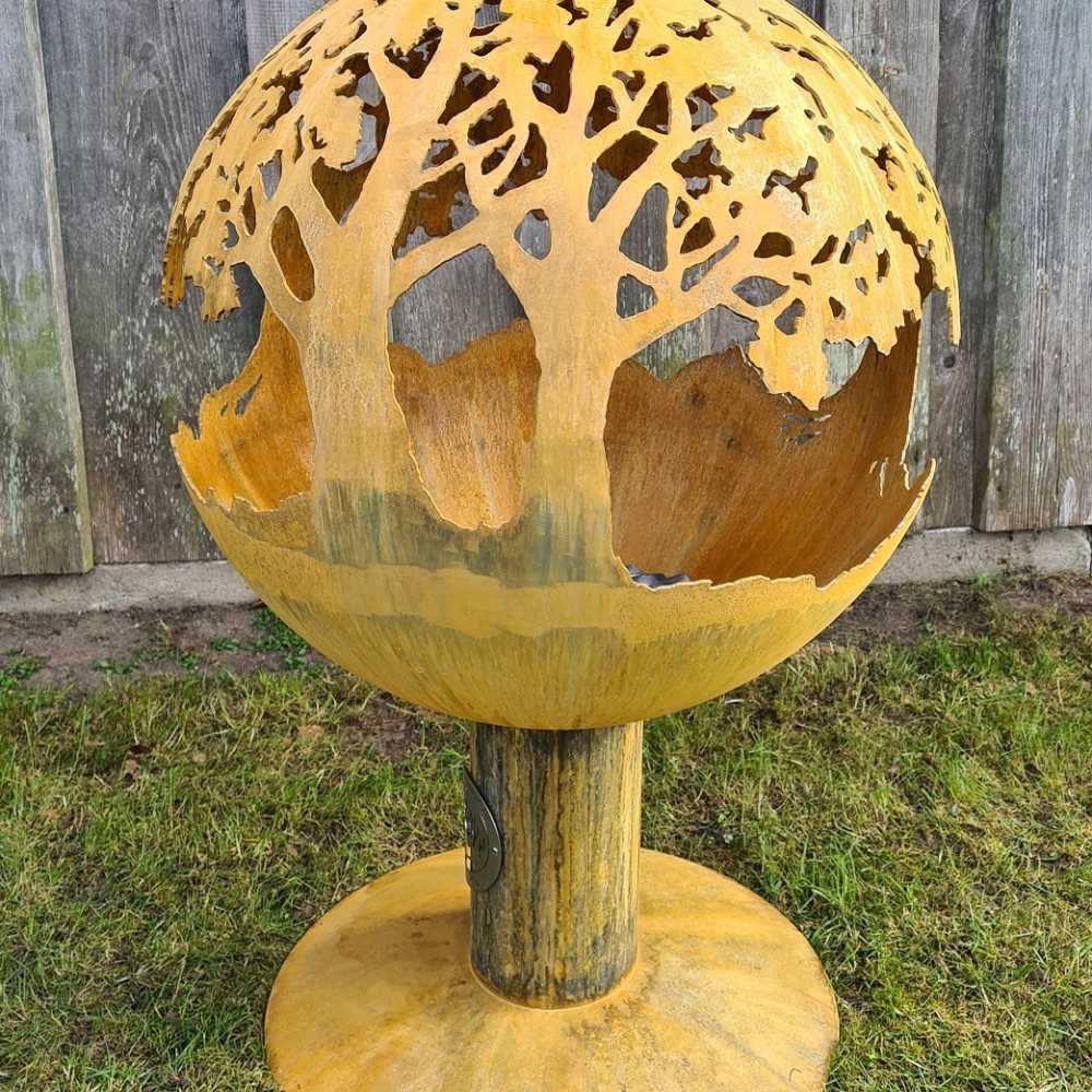 Маленький Садовый камин с дубовым мотивом